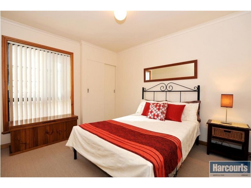 11 Walters Crescent, Aberfoyle Park SA 5159