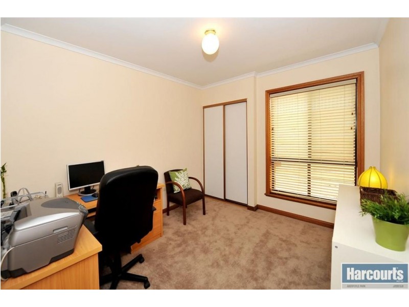 11 Walters Crescent, Aberfoyle Park SA 5159