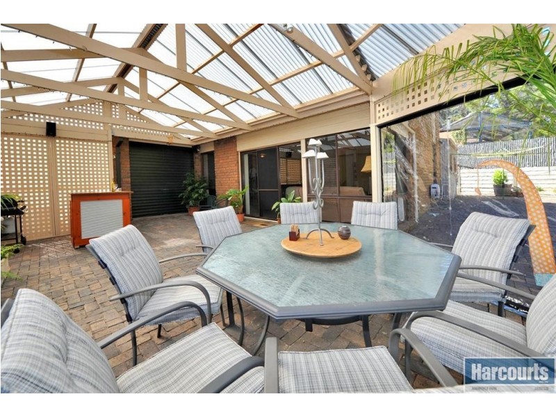 11 Walters Crescent, Aberfoyle Park SA 5159