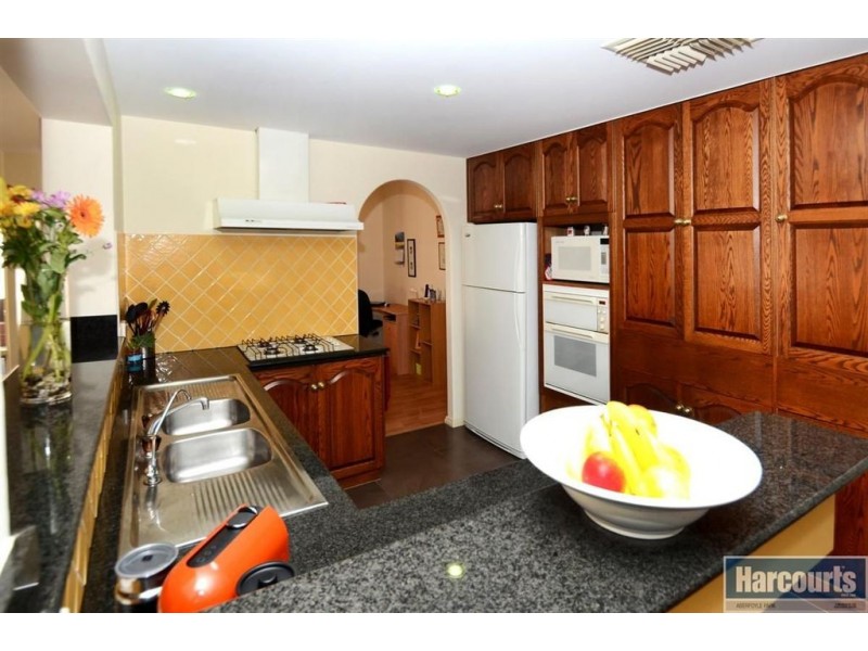 7 Jade Crescent, Happy Valley SA 5159