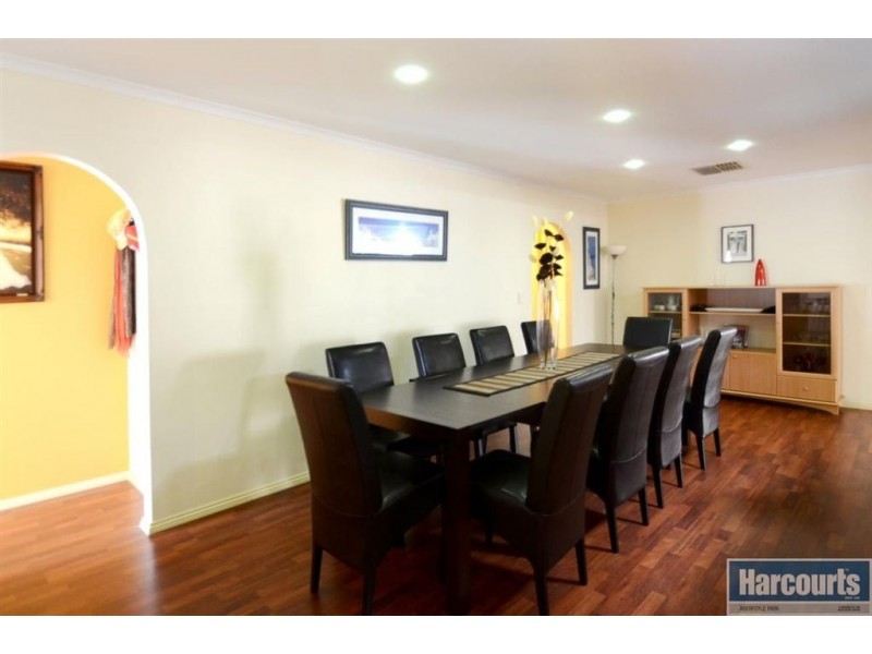 7 Jade Crescent, Happy Valley SA 5159