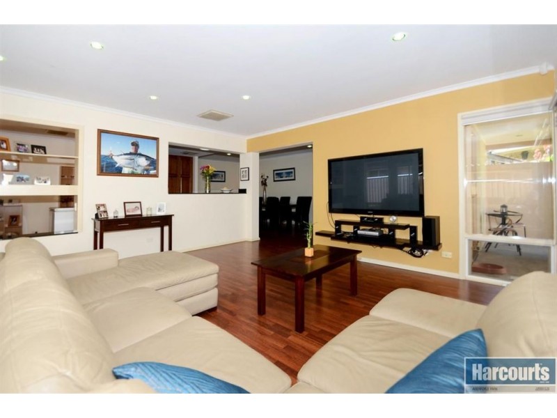 7 Jade Crescent, Happy Valley SA 5159