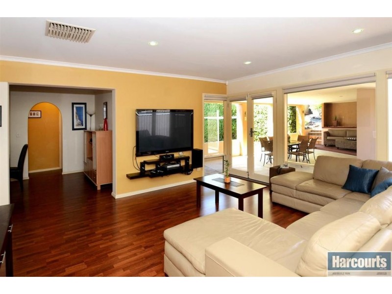 7 Jade Crescent, Happy Valley SA 5159