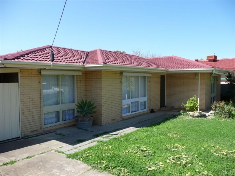 4 Richardson Crescent, Morphett Vale SA 5162