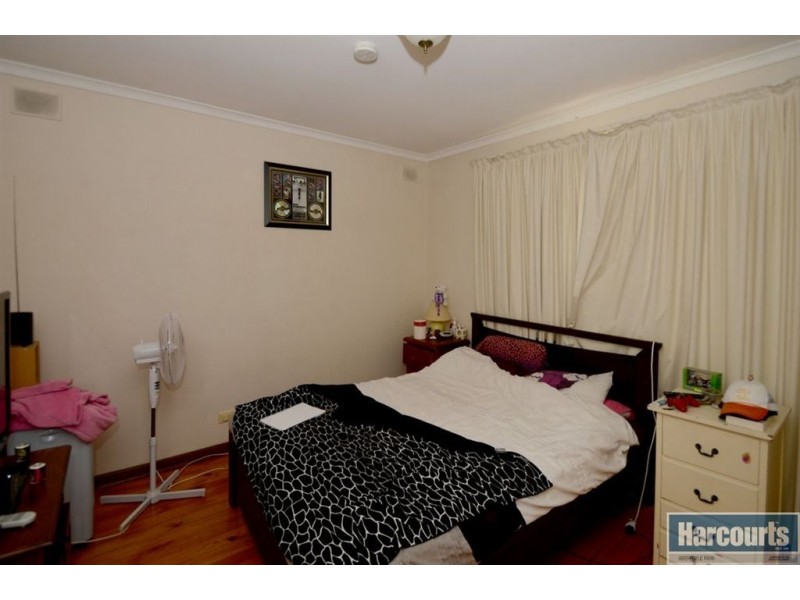 4 Richardson Crescent, Morphett Vale SA 5162