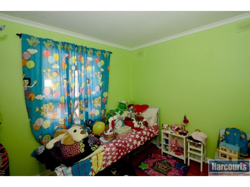 4 Richardson Crescent, Morphett Vale SA 5162