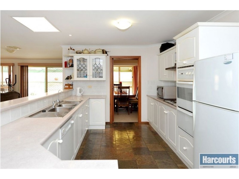 38 Skyline Drive, Flagstaff Hill SA 5159