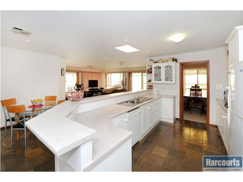 38 Skyline Drive, Flagstaff Hill SA 5159