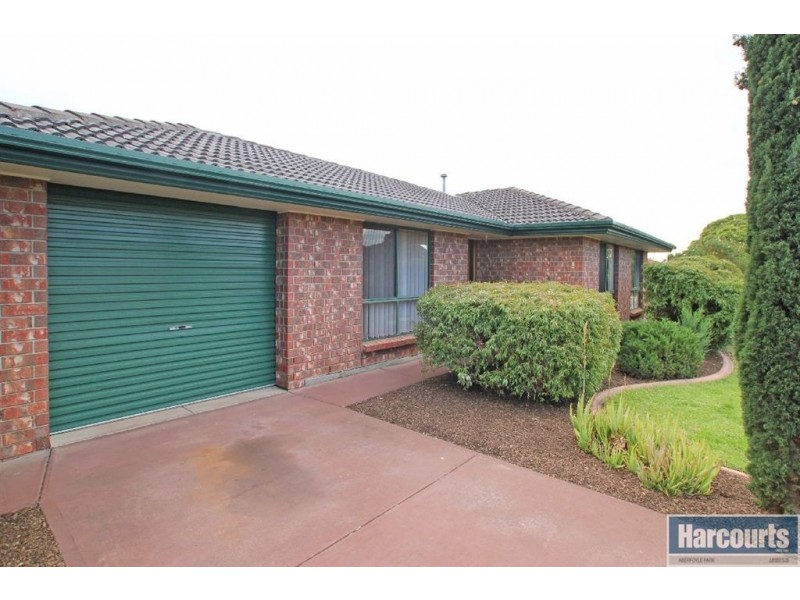 25 Parkes Avenue, Woodcroft SA 5162
