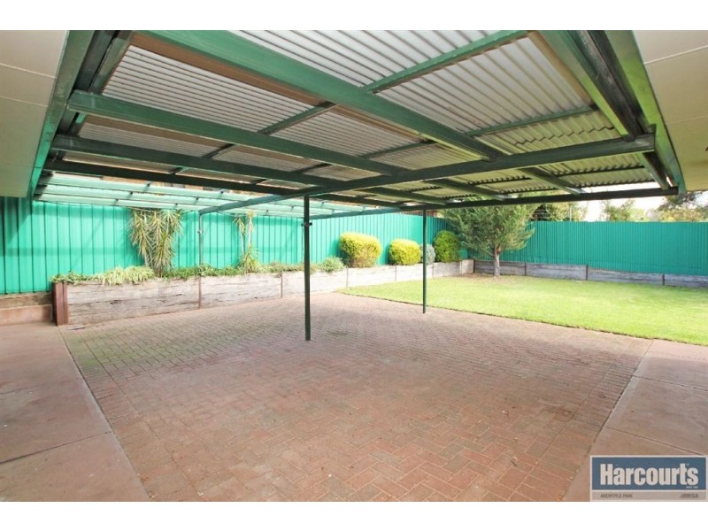 25 Parkes Avenue, Woodcroft SA 5162