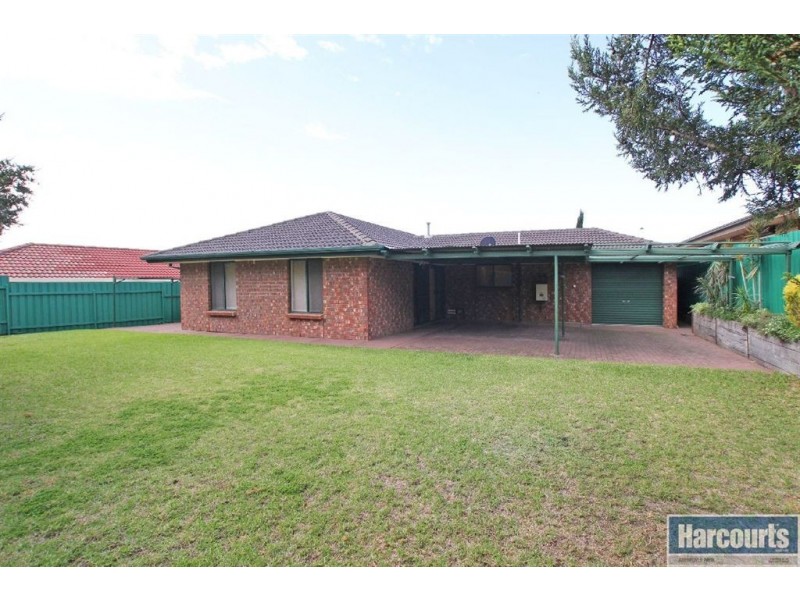 25 Parkes Avenue, Woodcroft SA 5162
