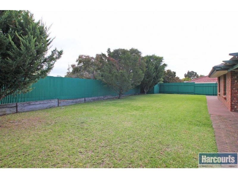 25 Parkes Avenue, Woodcroft SA 5162