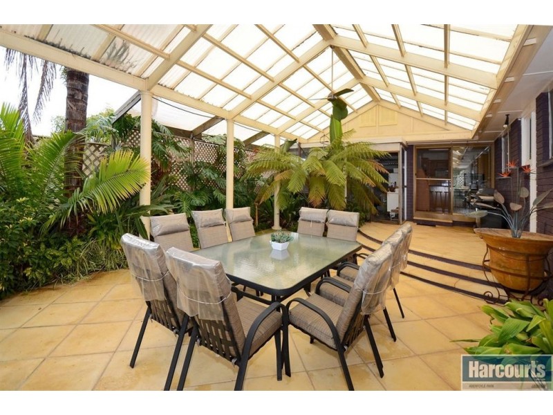 18 Black Road, Flagstaff Hill SA 5159