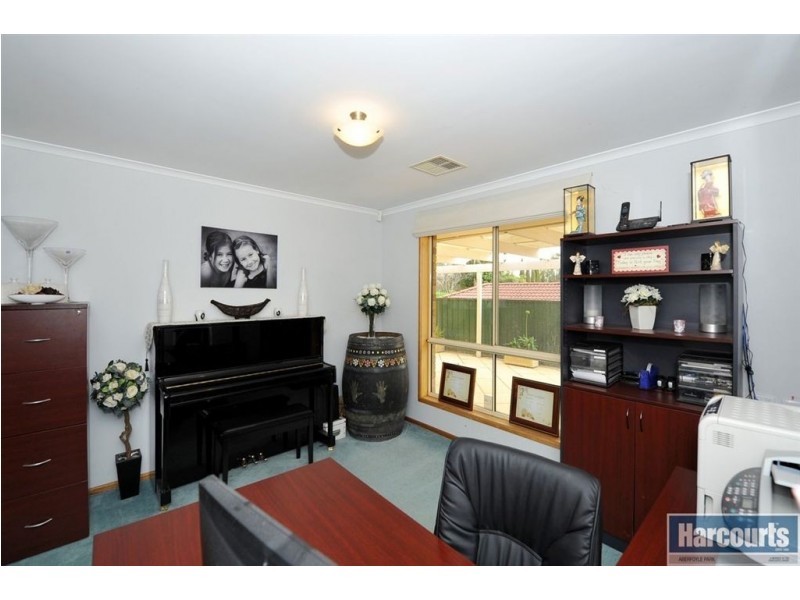42 McHarg Road, Happy Valley SA 5159