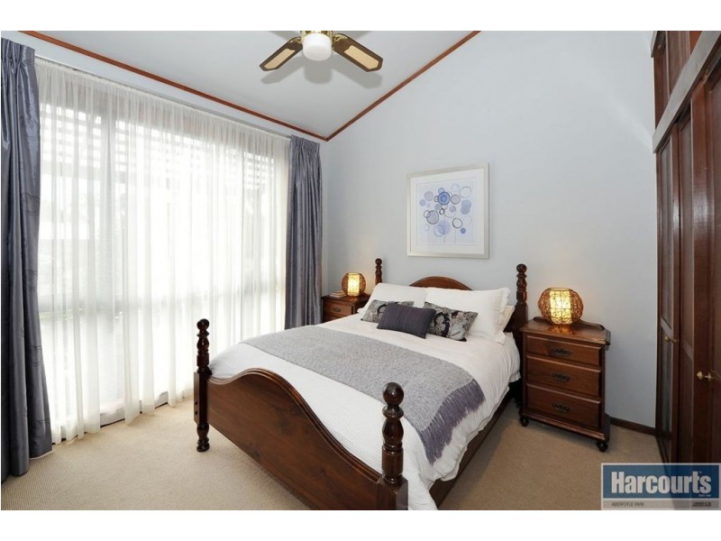 1 Bruce Street, Aberfoyle Park SA 5159