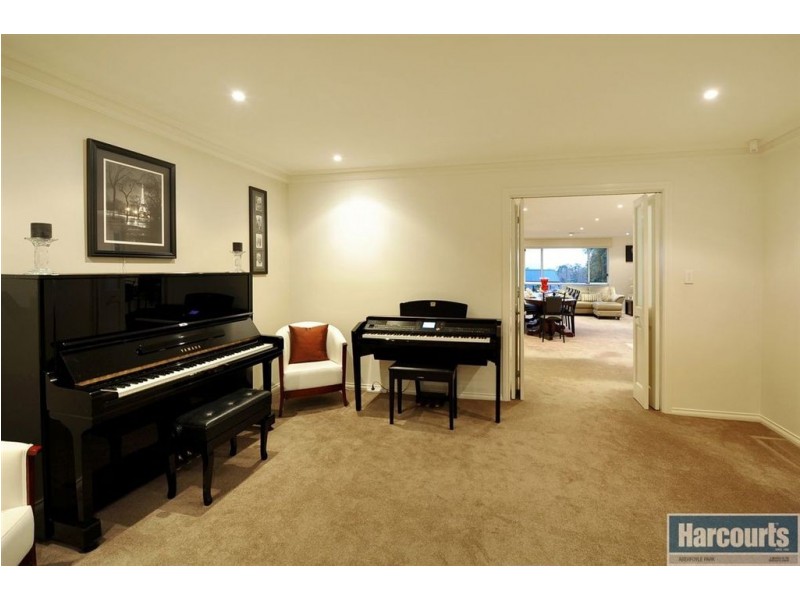 31 Vaucluse Drive, Happy Valley SA 5159