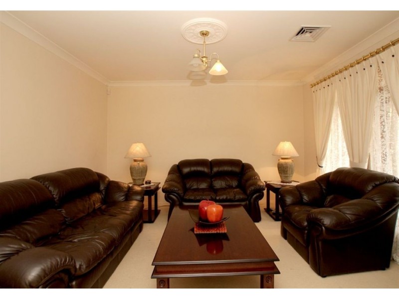 17 Ironbark Ave, Flagstaff Hill SA 5159