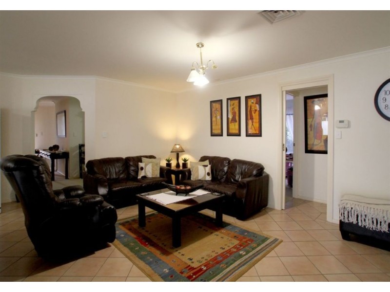 17 Ironbark Ave, Flagstaff Hill SA 5159