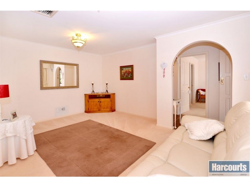 20 Dianne Street, Happy Valley SA 5159