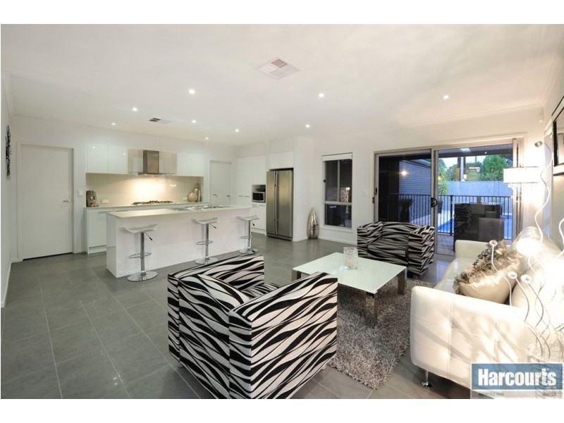 15 Acacia Grove (off Evergreen Pde), Flagstaff Hill SA 5159