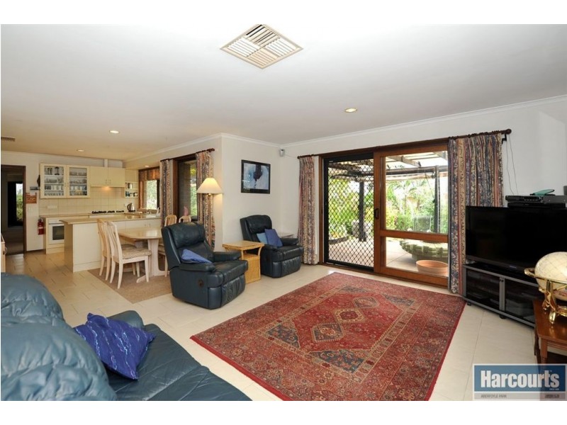 4 Ridgefield Close, Aberfoyle Park SA 5159