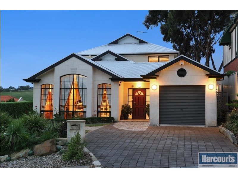 2 Honeyeater Crescent, Flagstaff Hill SA 5159