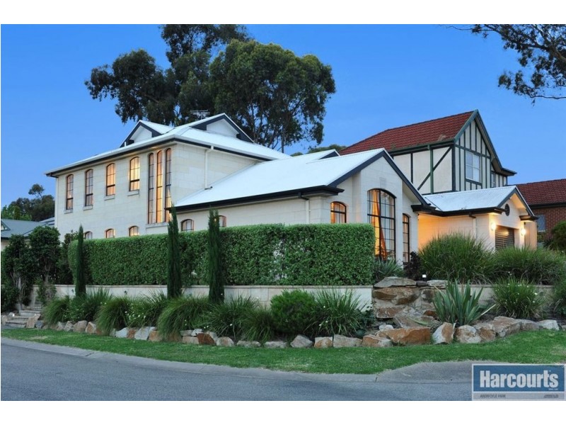 2 Honeyeater Crescent, Flagstaff Hill SA 5159