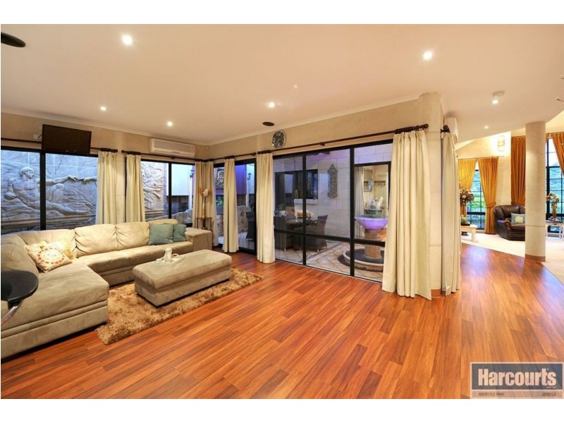 2 Honeyeater Crescent, Flagstaff Hill SA 5159