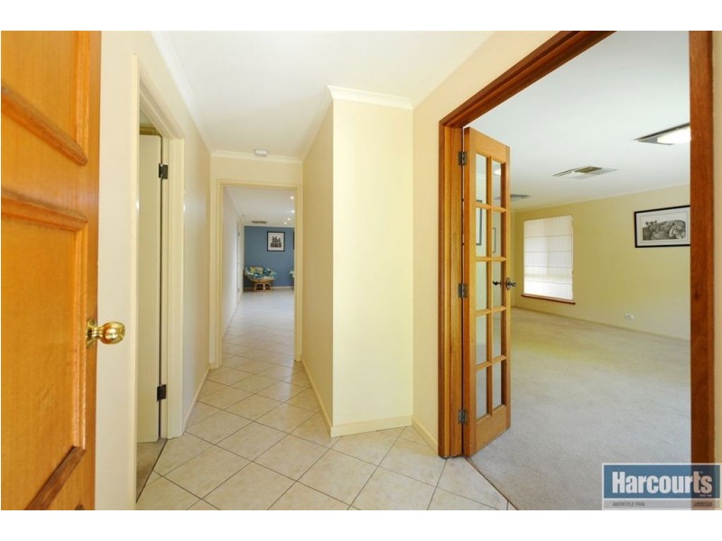 37 Monaco Circuit, Aberfoyle Park SA 5159