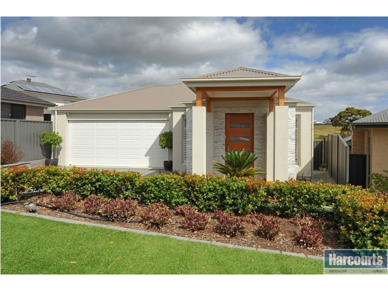 2 Spruce Crt (off Vendale Dr), Flagstaff Hill SA 5159