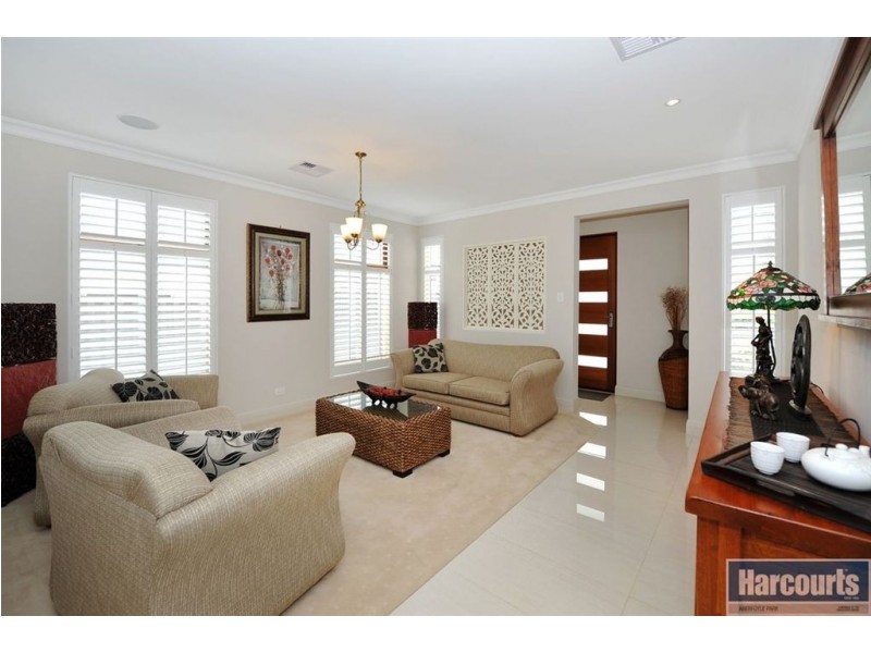 2 Spruce Crt (off Vendale Dr), Flagstaff Hill SA 5159