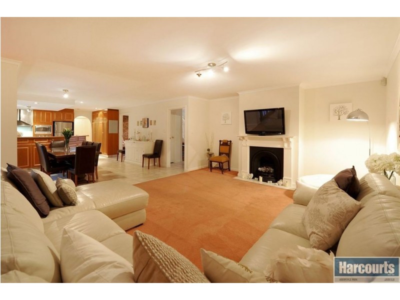 74 Kingfisher Circuit, Flagstaff Hill SA 5159