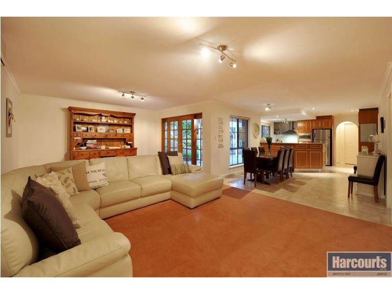 74 Kingfisher Circuit, Flagstaff Hill SA 5159
