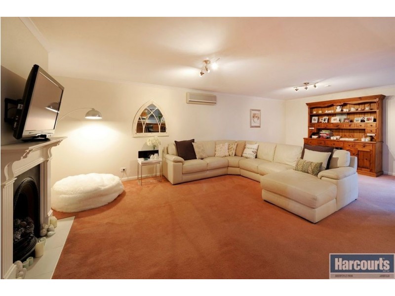 74 Kingfisher Circuit, Flagstaff Hill SA 5159