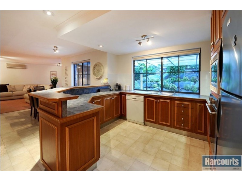 74 Kingfisher Circuit, Flagstaff Hill SA 5159