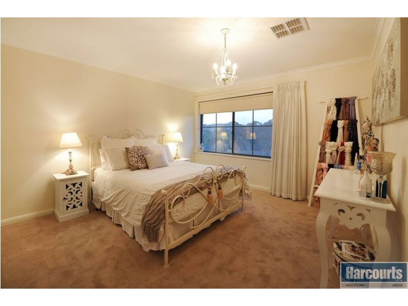 74 Kingfisher Circuit, Flagstaff Hill SA 5159