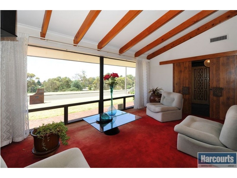 10 Vendale Drive, Flagstaff Hill SA 5159