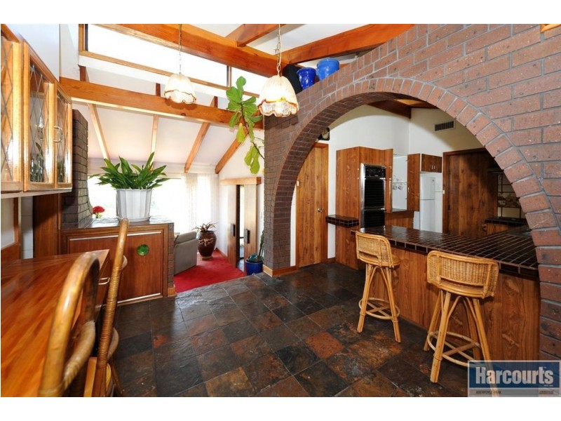 10 Vendale Drive, Flagstaff Hill SA 5159