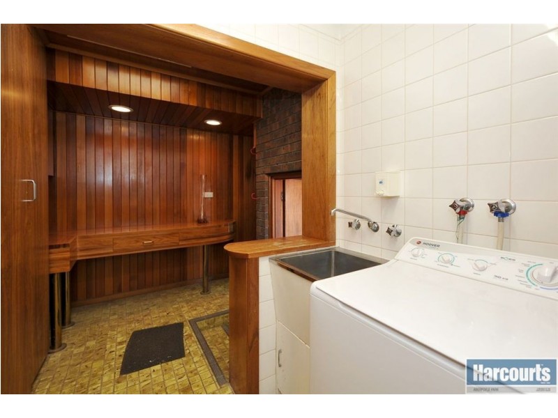 10 Vendale Drive, Flagstaff Hill SA 5159