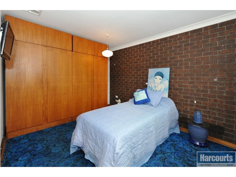 10 Vendale Drive, Flagstaff Hill SA 5159