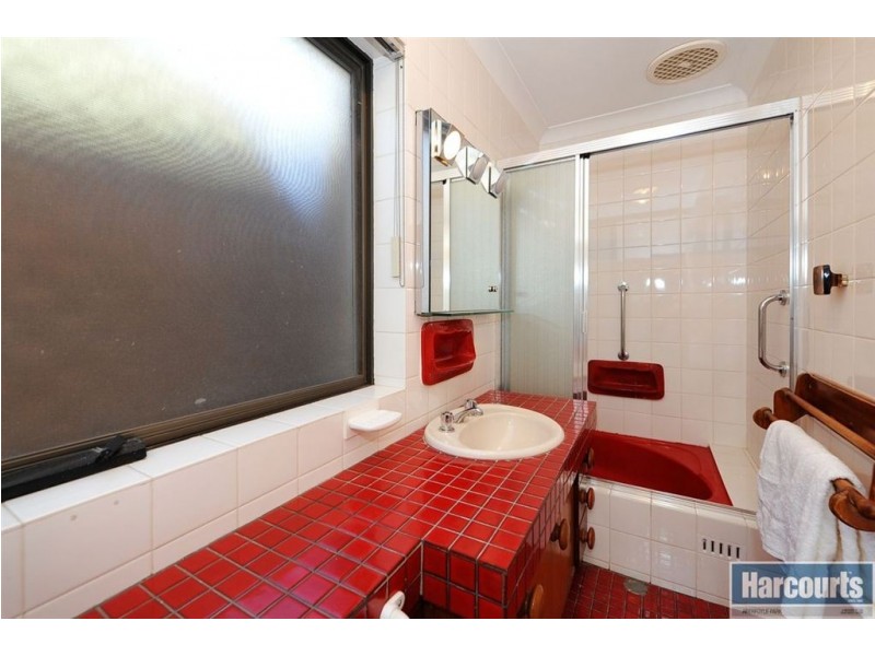 10 Vendale Drive, Flagstaff Hill SA 5159