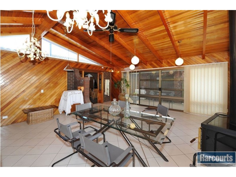 10 Vendale Drive, Flagstaff Hill SA 5159