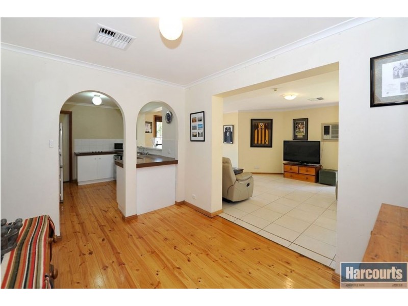 31 Pine Drive, Aberfoyle Park SA 5159