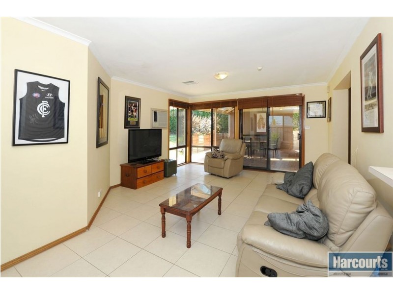 31 Pine Drive, Aberfoyle Park SA 5159