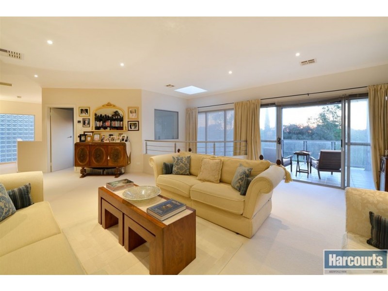 1 Spencer Court, Flagstaff Hill SA 5159