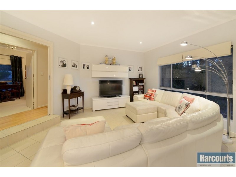 1 Spencer Court, Flagstaff Hill SA 5159