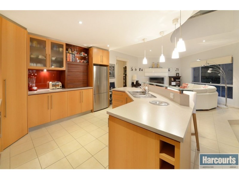 1 Spencer Court, Flagstaff Hill SA 5159