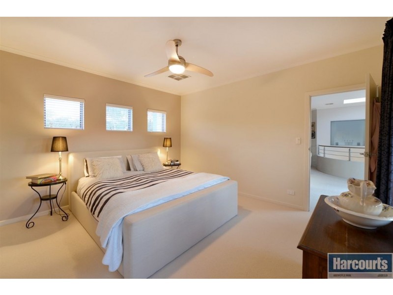 1 Spencer Court, Flagstaff Hill SA 5159