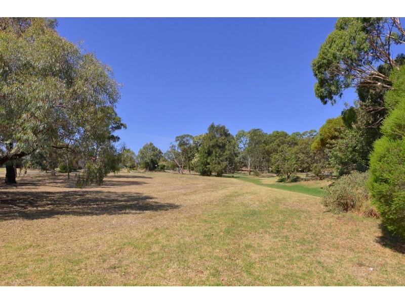 1 Barr Road, Happy Valley SA 5159