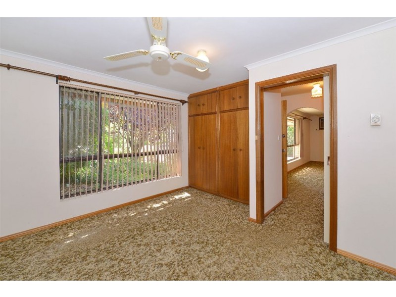 1 Barr Road, Happy Valley SA 5159